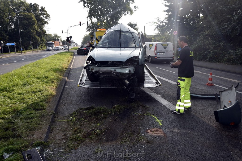 Schwerer VU Koeln Dellbrueck Bergisch Gladbacherstr Herler Ring P130.JPG - Miklos Laubert